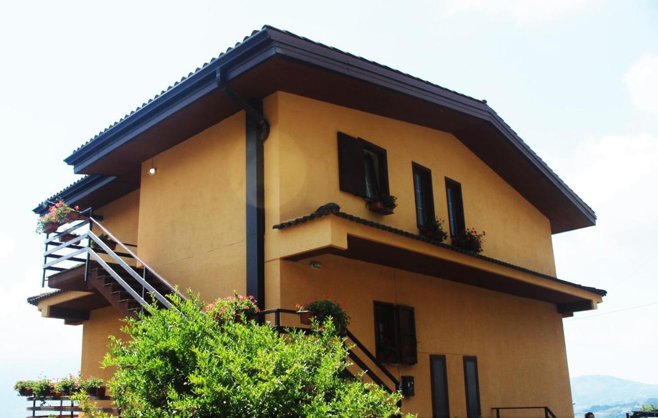 Bed and Breakfast Mansarda Fiorita Abatemarco Exterior foto